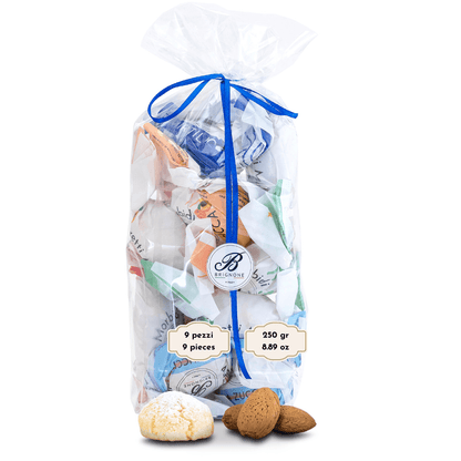 Amaretti Artigianali Misti alla Frutta: Amaretti morbidi fatti a mano con assortimento di frutta. Ideali per regali, disponibili online con consegna rapida