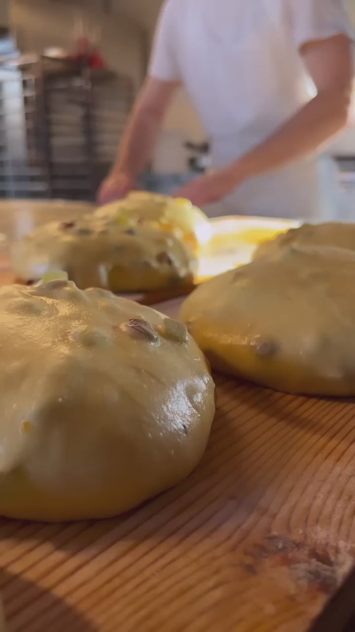 Colomba artigianale - Dolce tradizionale italiano fatto a mano per Pasqua. Acquista Online Colomba Artigianale