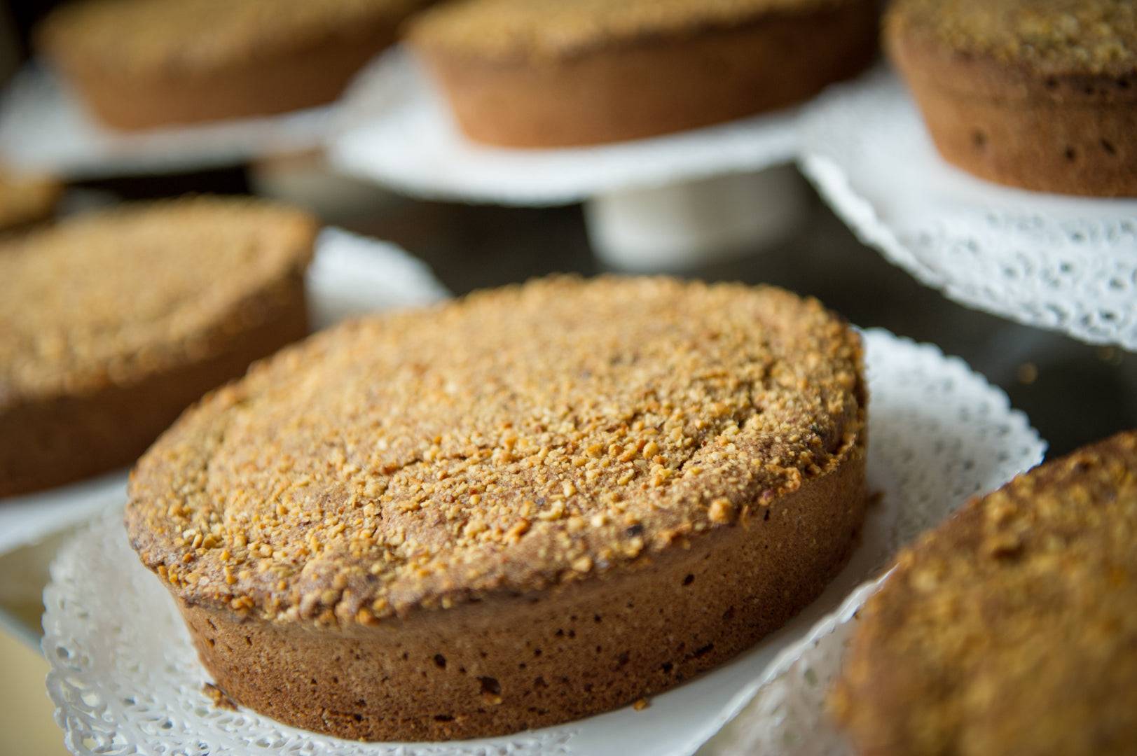 Torta "Amara" - Torta artigianale alle Nocciole Piemonte e Mandorle - Prodotti tipici Valle Maira