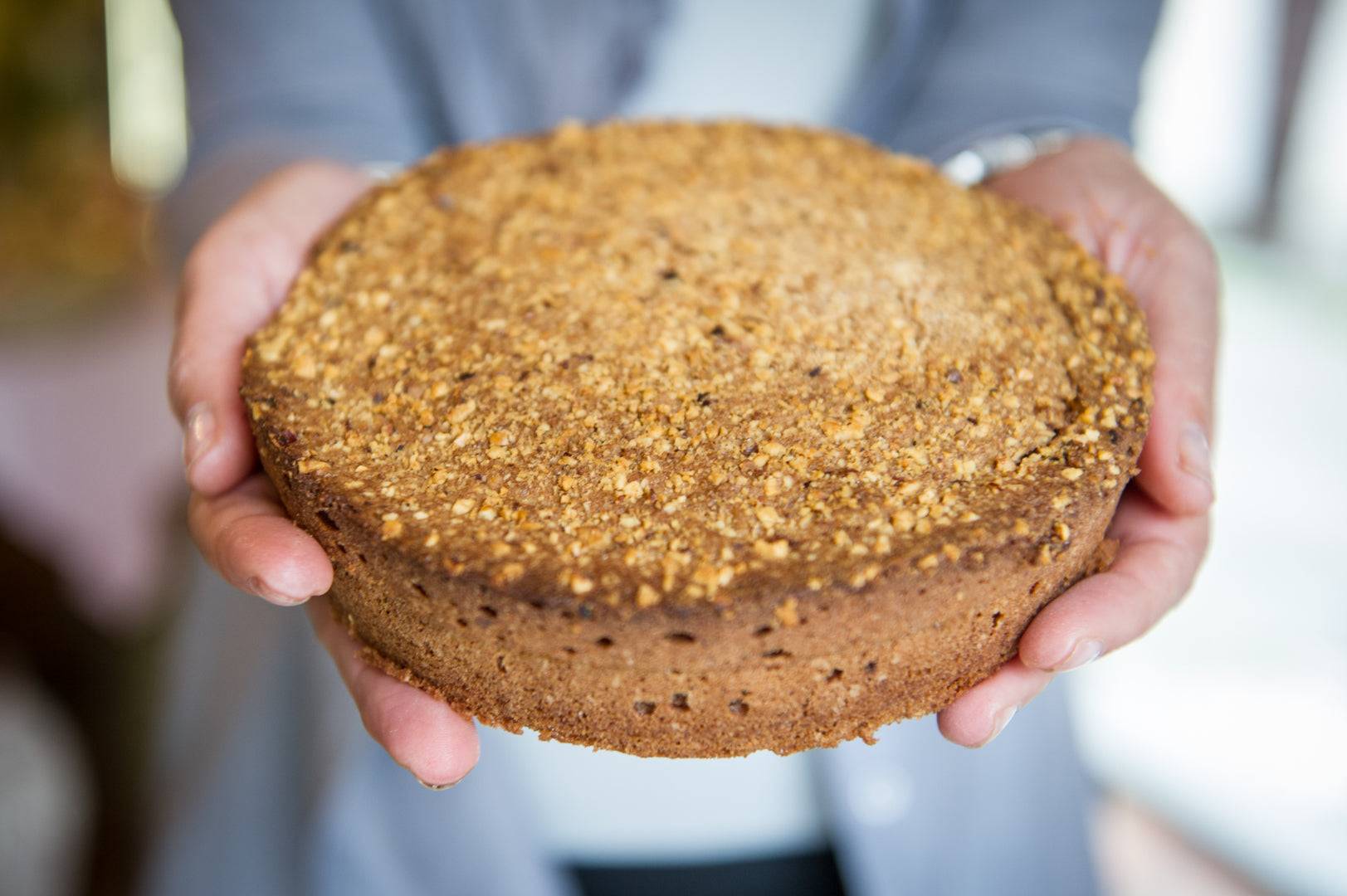 Torta "Amara" - Torta artigianale alle Nocciole Piemonte e Mandorle - Prodotti tipici Valle Maira